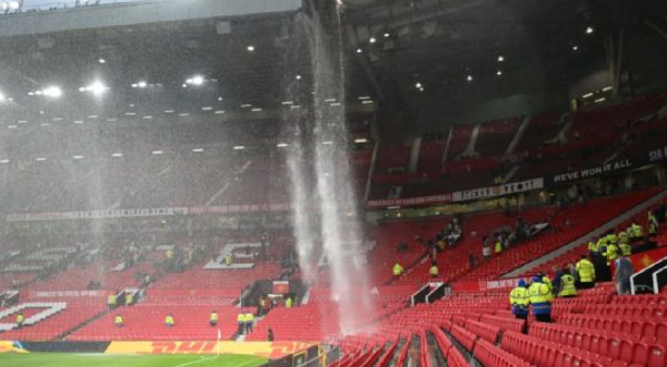 Das Old-Trafford-Stadion hat mit dem Regen zu kämpfen – Manchester United sucht nach einer Lösung